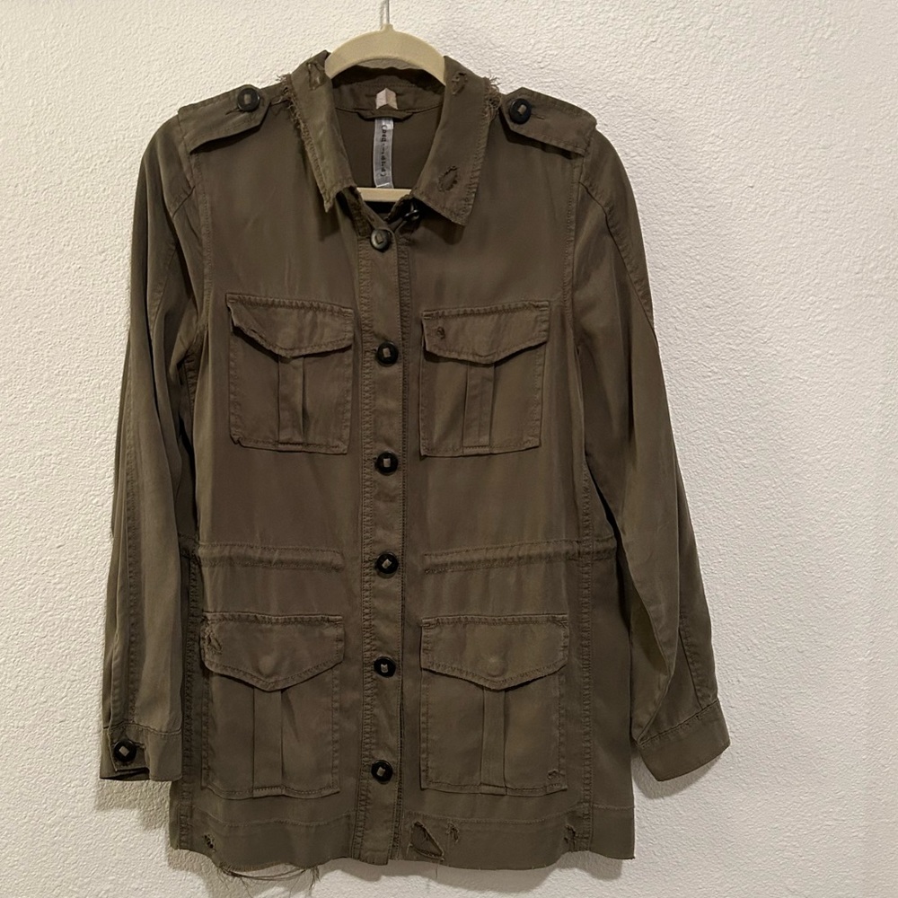 Women’s army green lightweight jacket